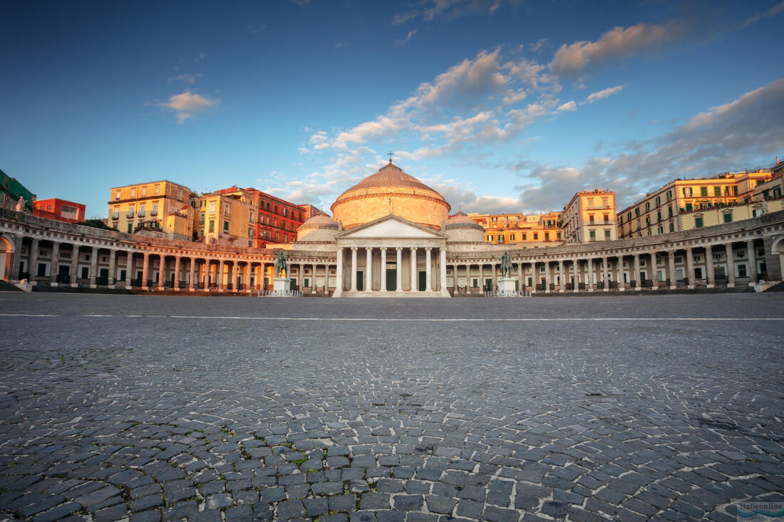 Piazza del Plebiscito Neapol