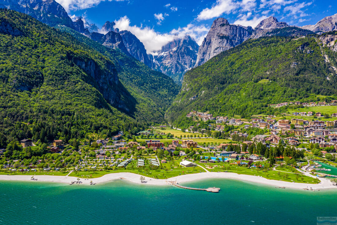 Lago di Molveno panorama