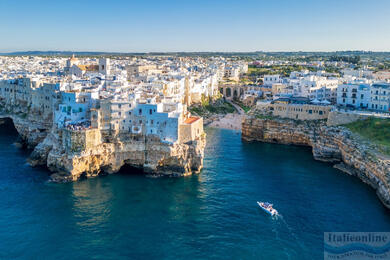 Polignano a Mare, eine Stadt mit einem kultigen Höhlenrestaurant