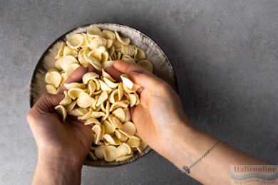 Orecchiette, traditionelle Nudeln aus Apulien