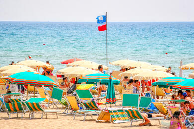 Italien und Flaggen am Strand - was bedeuten sie?