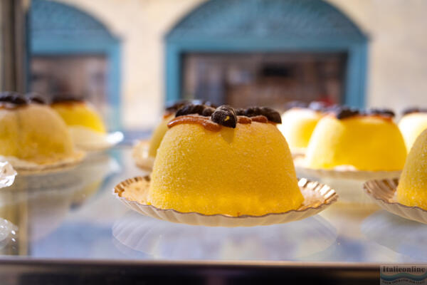 Polenta e Osei, eine historische Nachspeise aus Bergamo