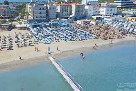 Hotel Amare Beach